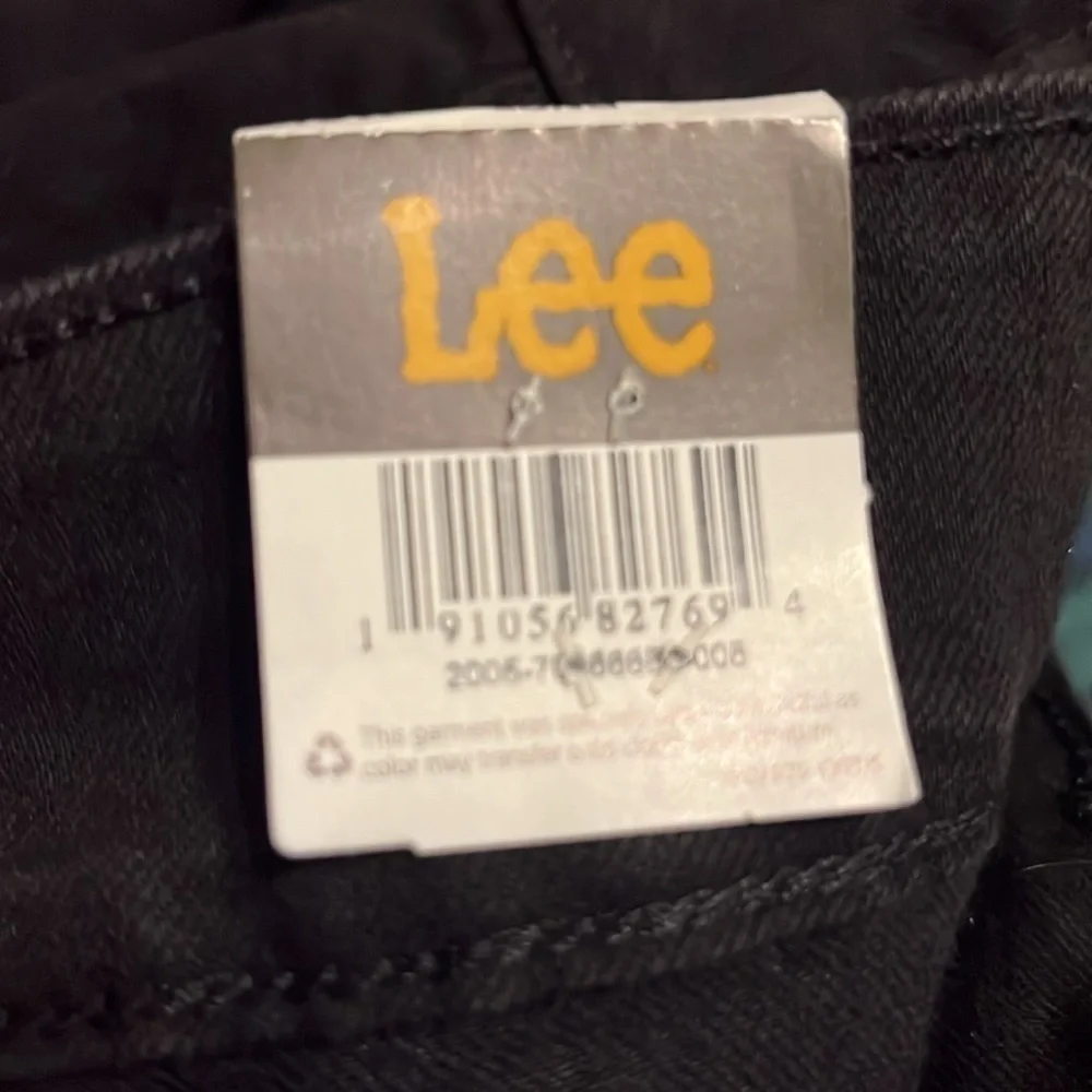 NWT Lee Women's Plus Size Relaxed Fit Straight Leg Jean 18W Long